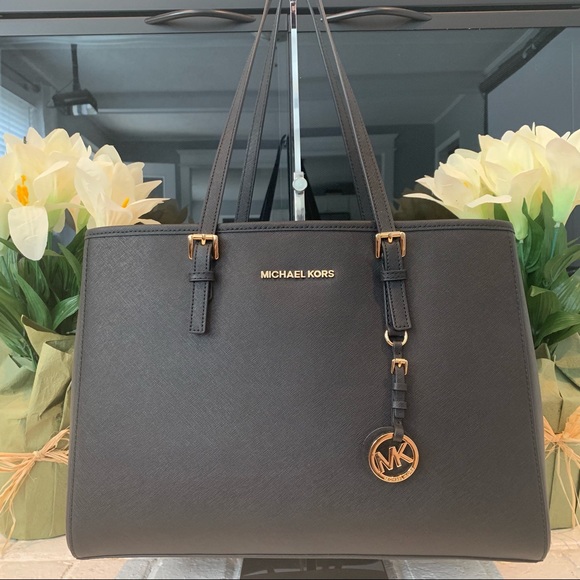 Michael Kors Handbags - Michael Kors Jet Set Travel LG Ew Tote Leather